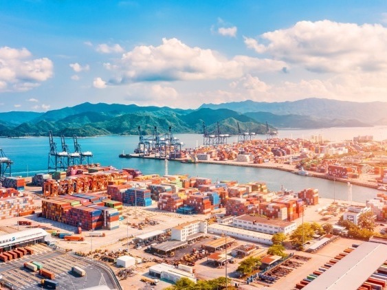 《政治经济学》课程